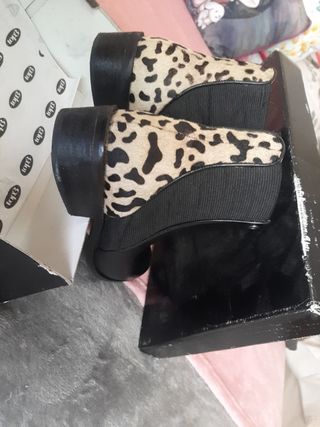 Botines Vaqueros de Piel. T 38