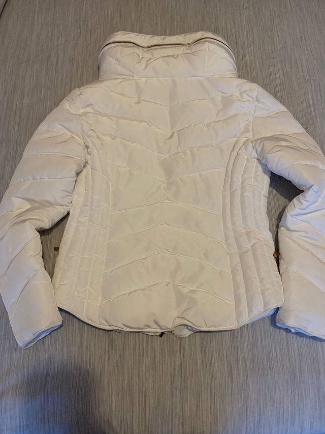 Plumifero entallado Zara