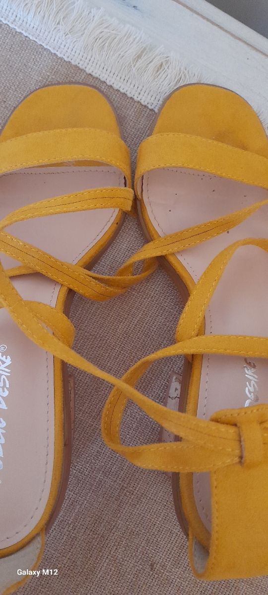 Sandali camoscio Public Desirée