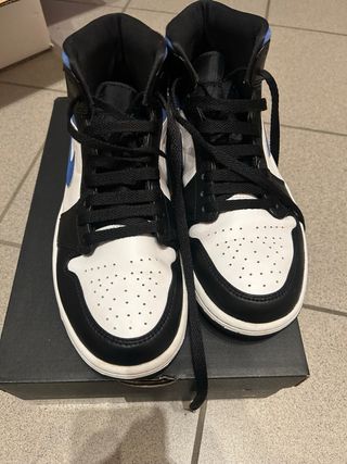 Nike air jordan black and blue