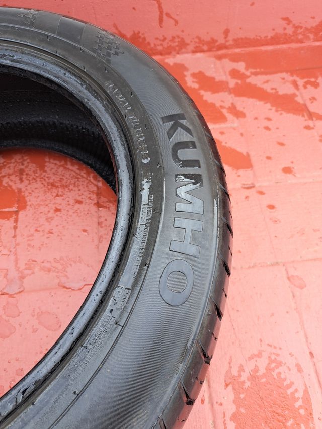 Neumático Kumh
