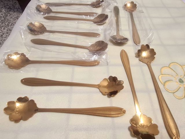 12 cucharillas oro, hojas