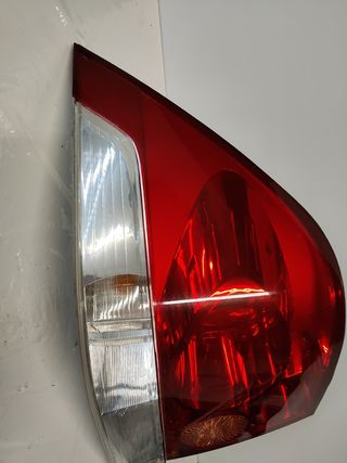 ✅PILOTO TRASERO ASTRA H SEDAN 4 PUERTAS