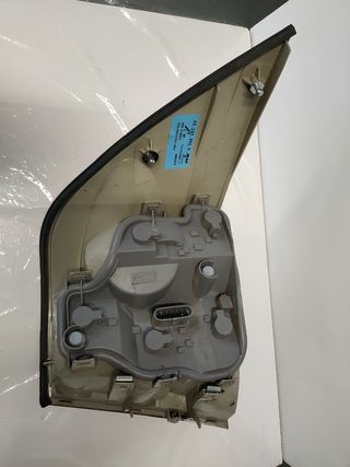 ✅PILOTO TRASERO ASTRA H SEDAN 4 PUERTAS