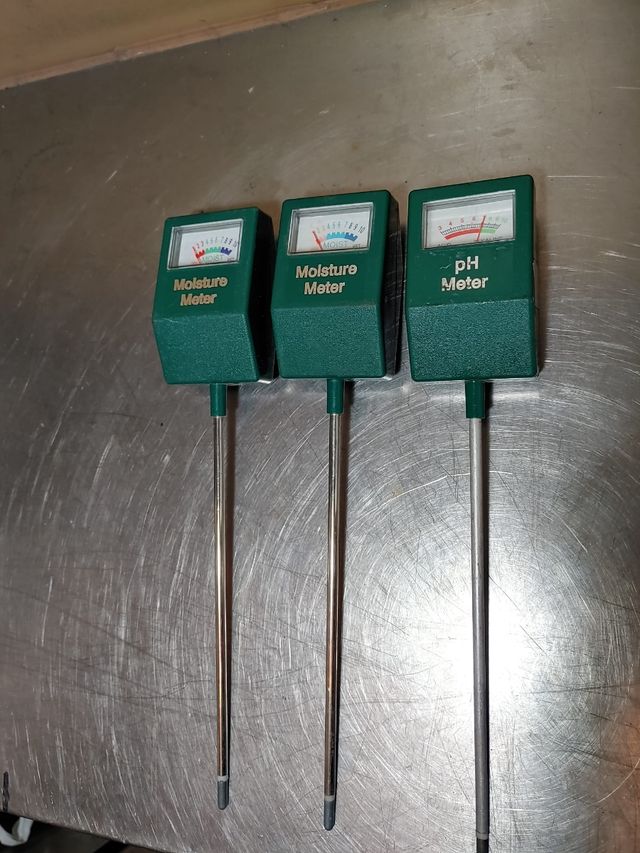 COMPROBADOR DE RIEGO Y ACIDEZ DETIERRA