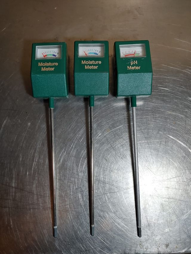 COMPROBADOR DE RIEGO Y ACIDEZ DETIERRA