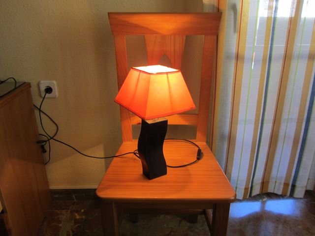 LAMPARA AUXILIAR DE DISEÑO MADERA MACIZA