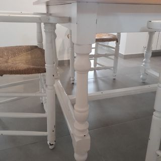 Conjunto de mesa y 4 sillones