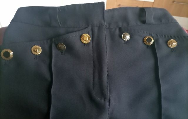 Pantalón bolsillos botones a estrenar