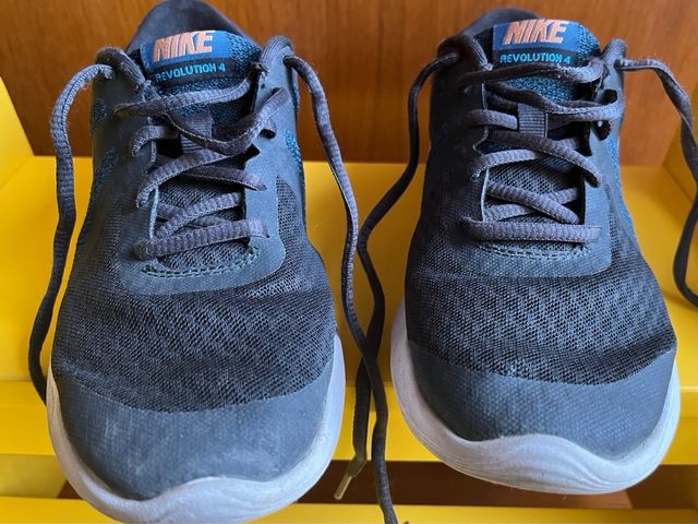 Deportivas Nike Revolution 5 negras – Talla 36
