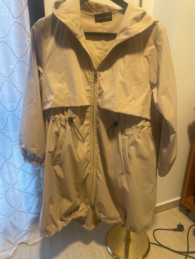 Parka larga con capucha