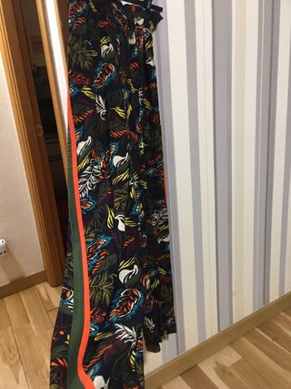 Pantalon estampado Stradivarius