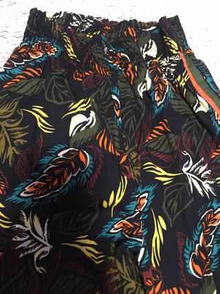 Pantalon estampado Stradivarius
