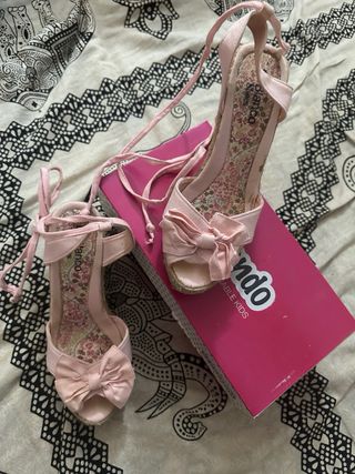 Sandalias de cuña de esparto y tela