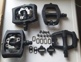 Dos pares de pedales y calas