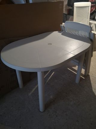 Conjunto mesa y 1 silla jardin y 1 taburete