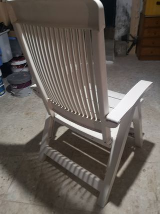 Conjunto mesa y 1 silla jardin y 1 taburete