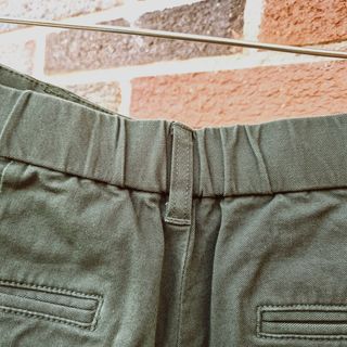 Short algodón verde militar