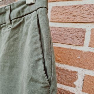 Short algodón verde militar