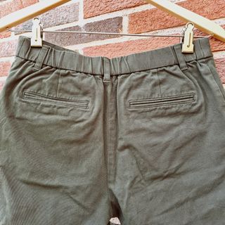 Short algodón verde militar