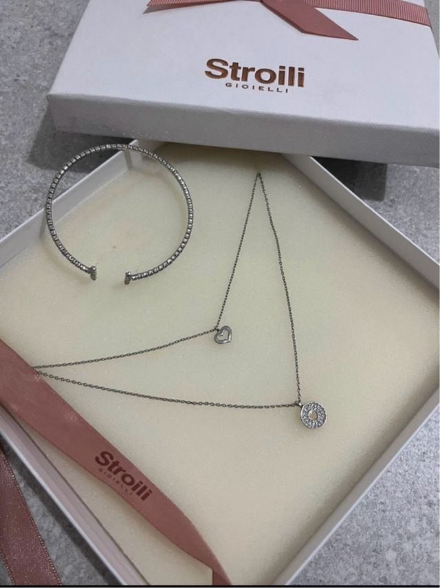 Collana e bracciale stroili