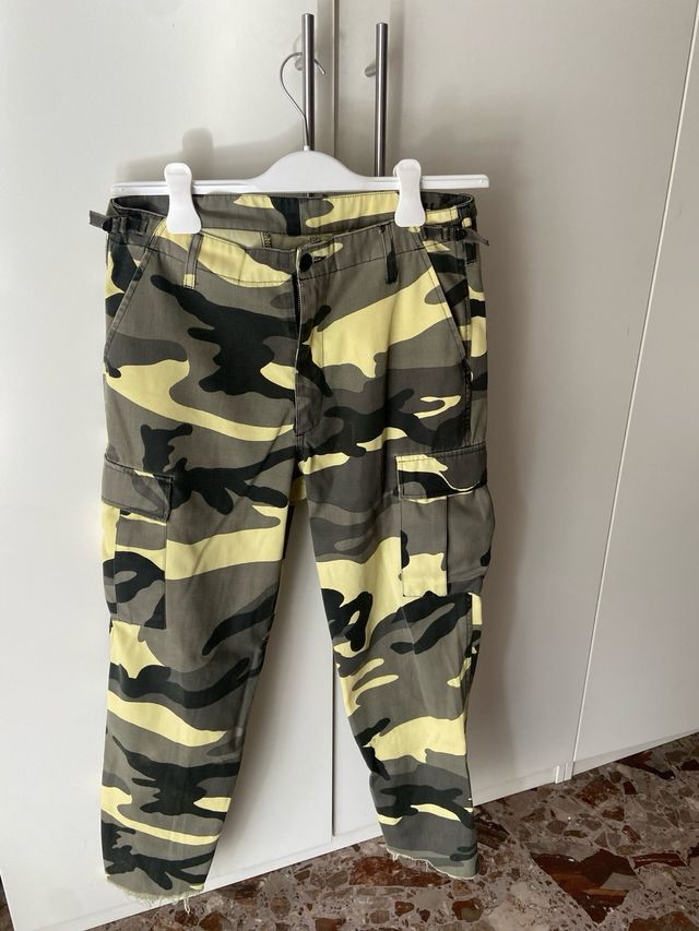 pantaloni cargo