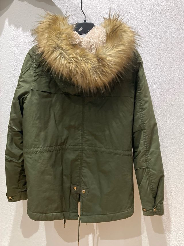 Parka con capucha