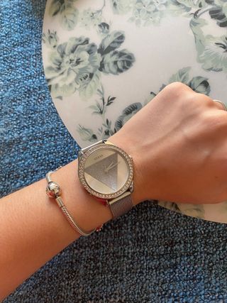 Reloj Guess plateado