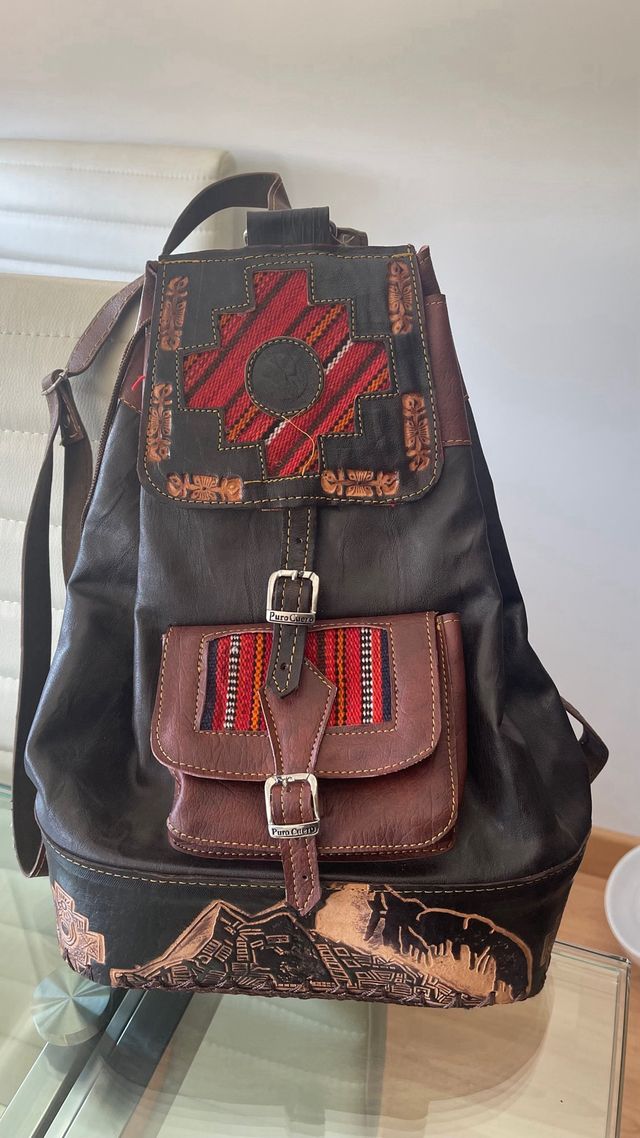 Mochila hecha a mano de cuero