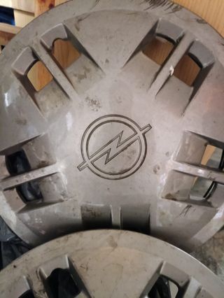 Tapacubos Opel ascona 1.8 del 85