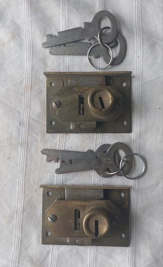 Antiguas cerraduras para muebles