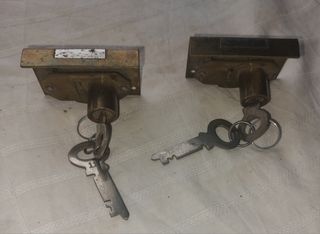 Antiguas cerraduras para muebles