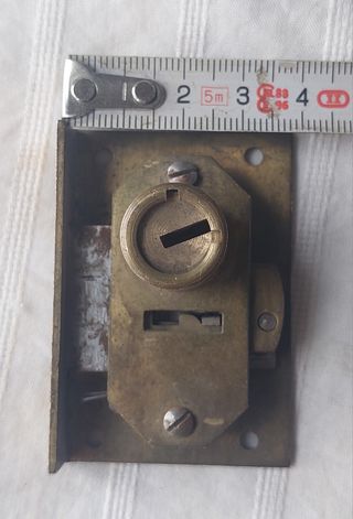 Antiguas cerraduras para muebles