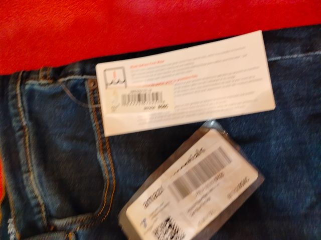 Amazon Essentials Vaqueros Ajustados Hombre