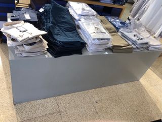 Mesa exposición para tienda