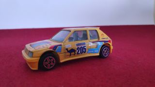 Peugeot 205 Turbo 16 escala 1:43 BBurago