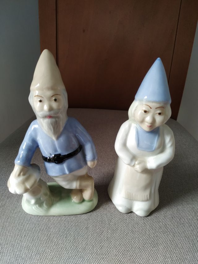 Coppia di gnomi in porcellana