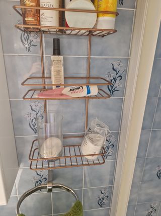 Estantería de hierro baño