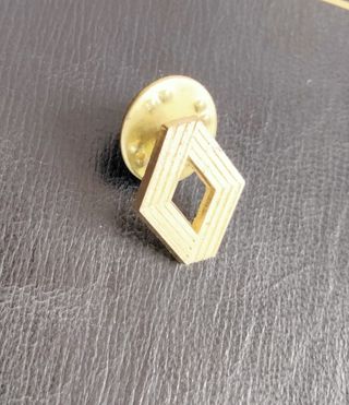 Insignia solapa Renault