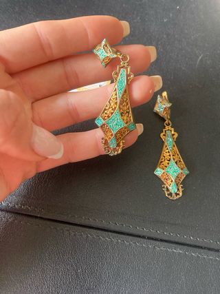Pendientes dorados nuevos