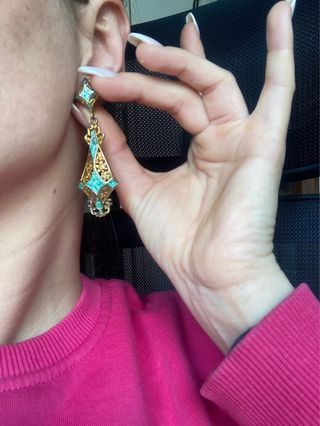 Pendientes dorados nuevos