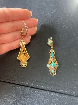Pendientes dorados nuevos