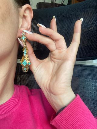 Pendientes dorados nuevos