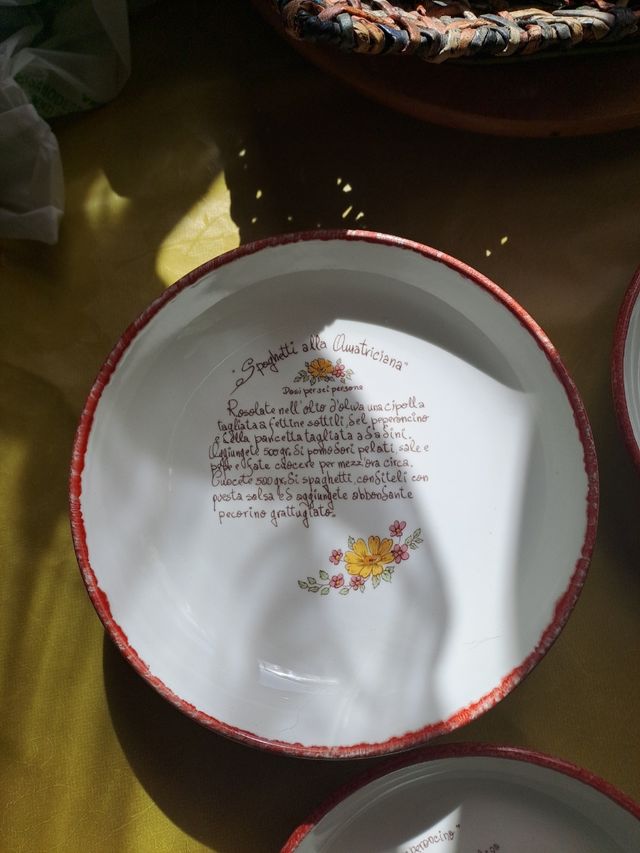 Spaghettiera con piatti abbinati