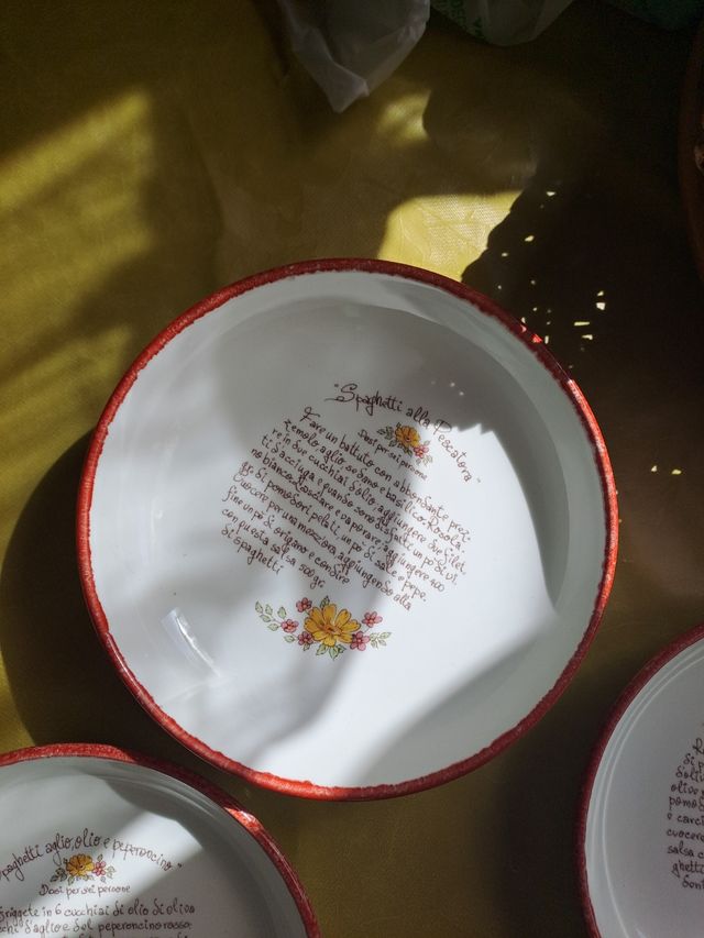 Spaghettiera con piatti abbinati