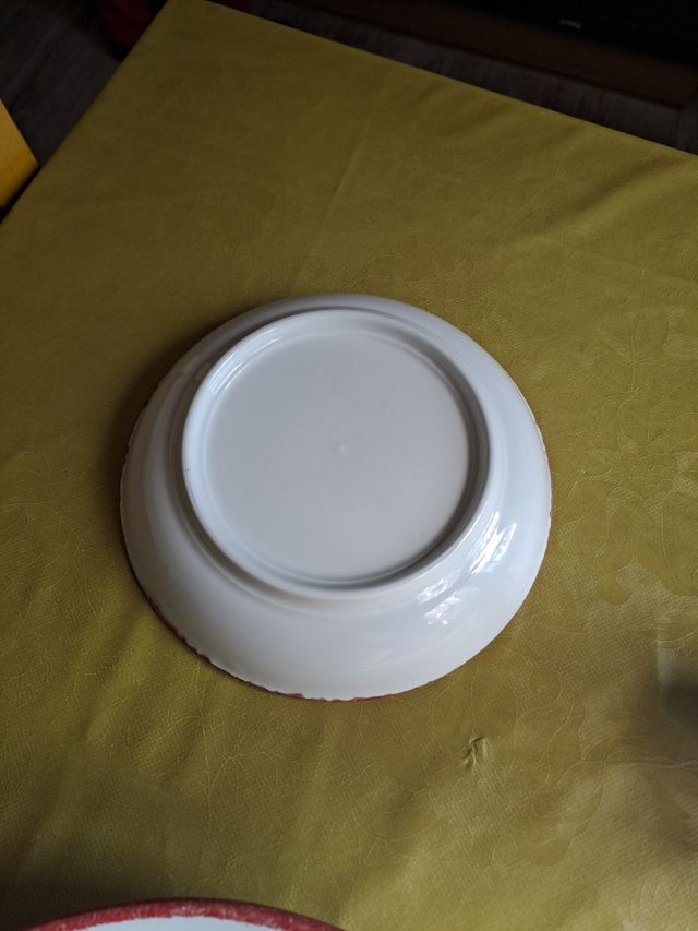 Spaghettiera con piatti abbinati