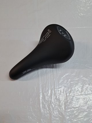 SELLA CICLO MTB K2 NERA ECO CON MORSETTO