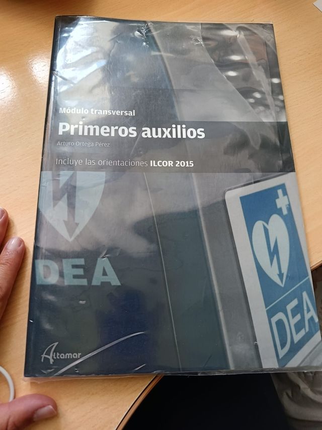 Se venden libro de primeros auxilios
