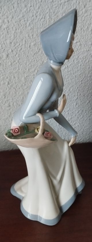 Figura porcelana Miquel Requena-URGE VENDER