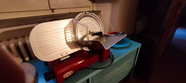 Affettatrice elettrica RGV modello vinta